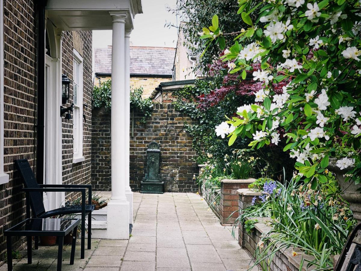 Manor House Of Cheshunt- Historic Villa 外观 照片