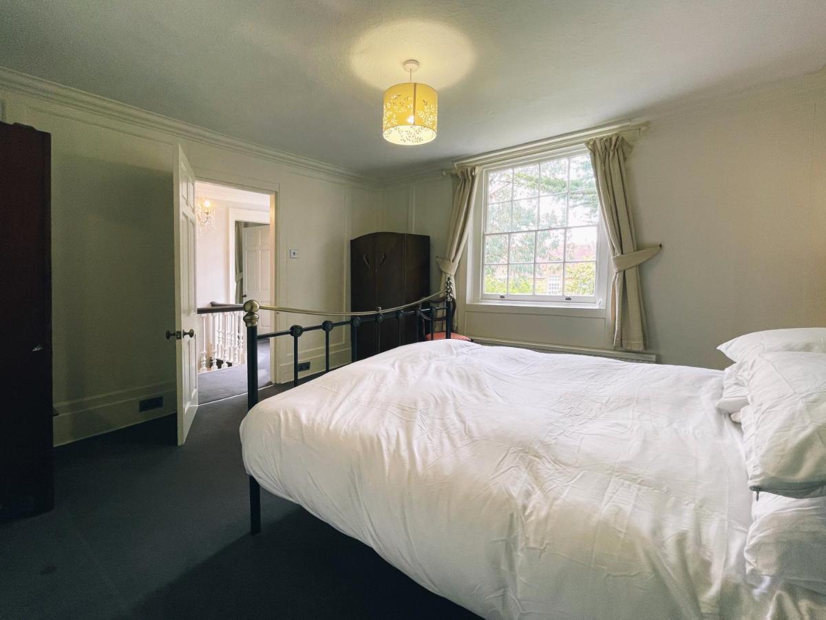 Manor House Of Cheshunt- Historic Villa 外观 照片